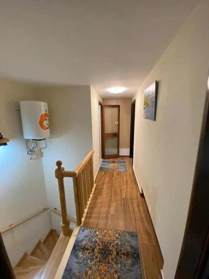 B & B Поградец